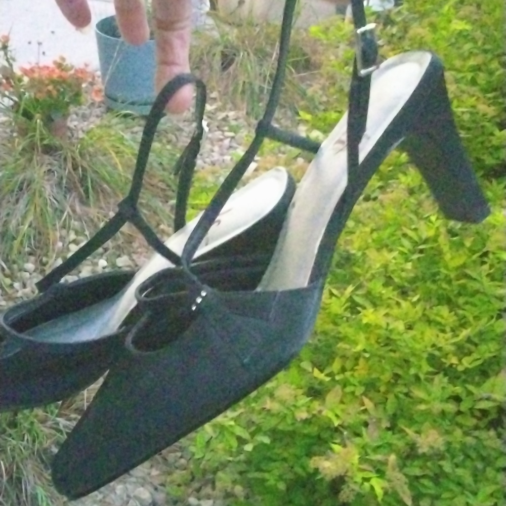 Vintage Minimalist Pump, sling back LifeStride size 9